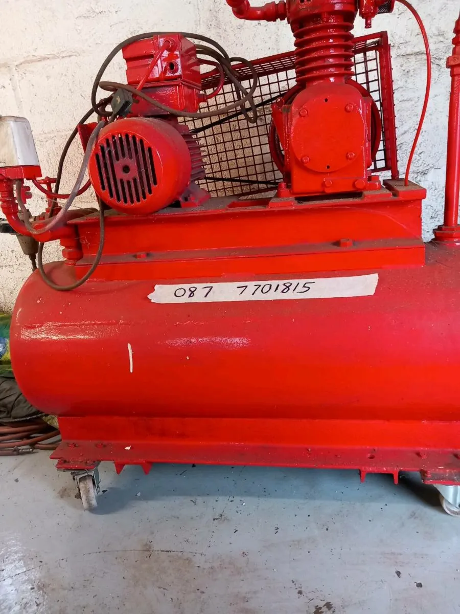 Air compressor - Image 1