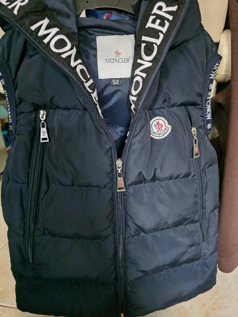 Moncler gilet - Image 1