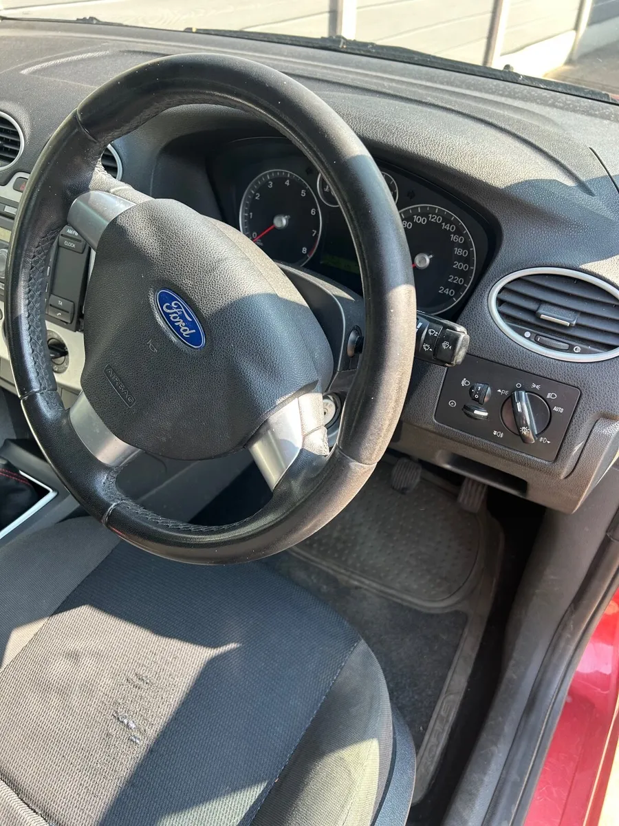 Ford Focus 2006 - Image 2