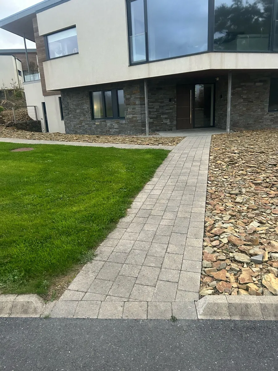 Paving brick - Image 1