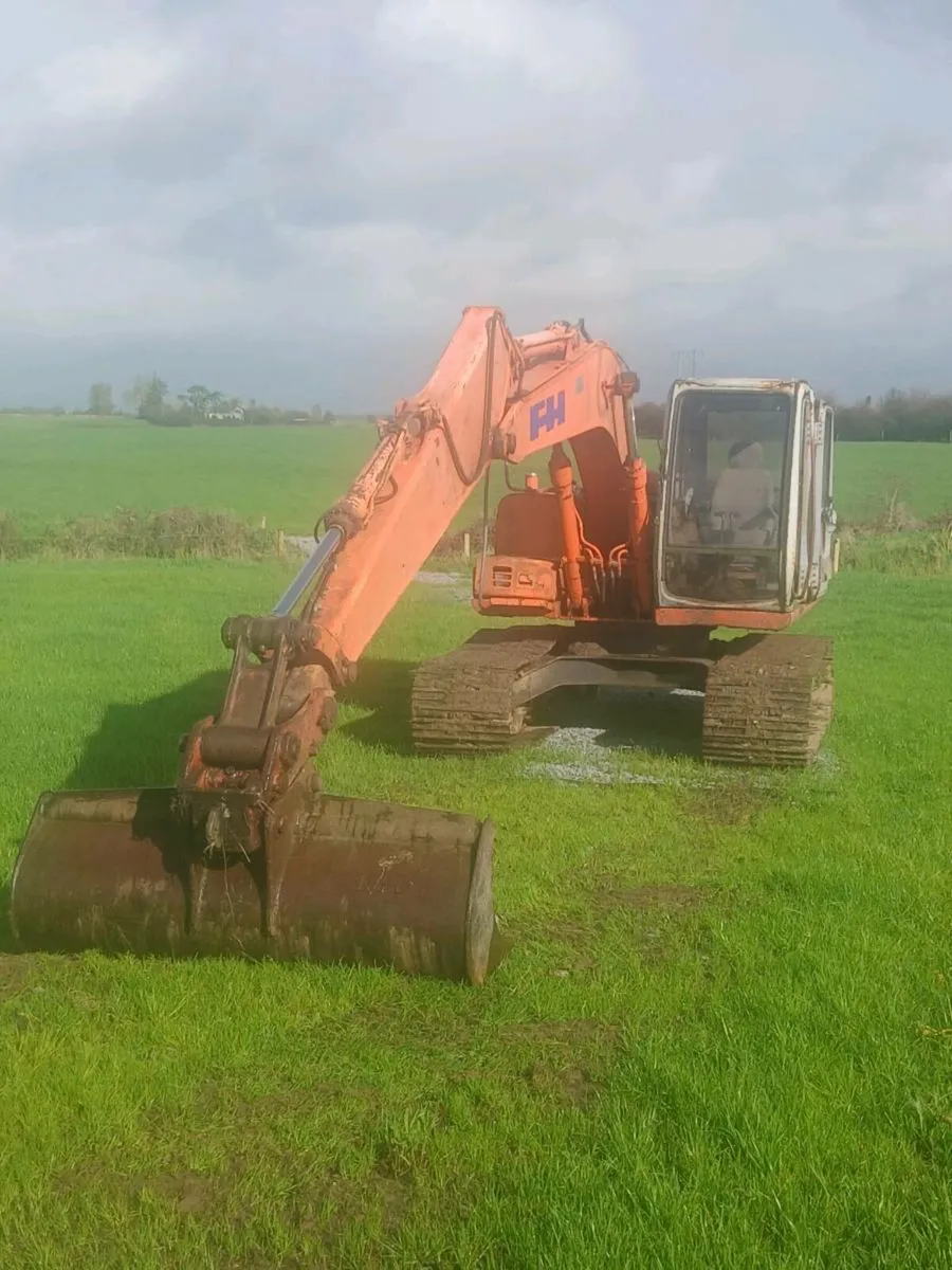 Hitachi ex135 - Image 1