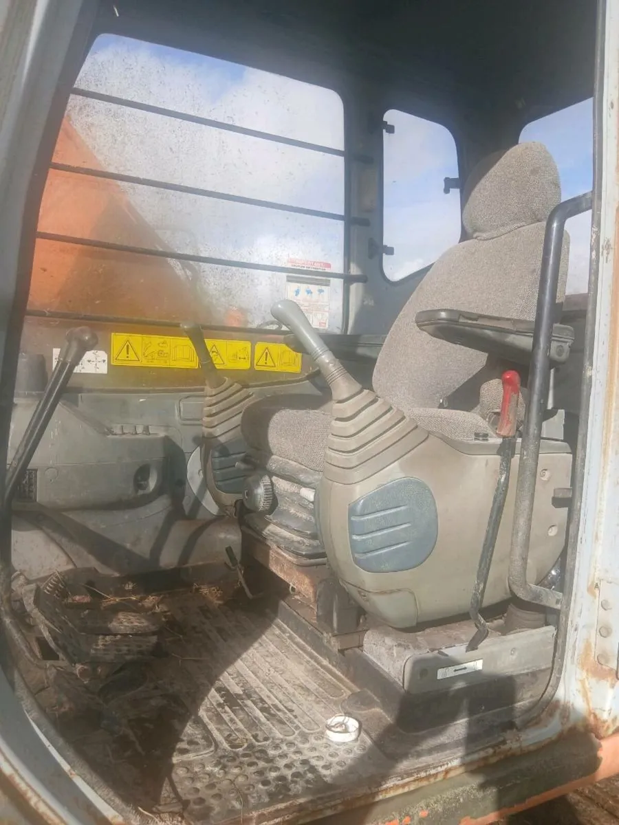 Hitachi ex135 - Image 4
