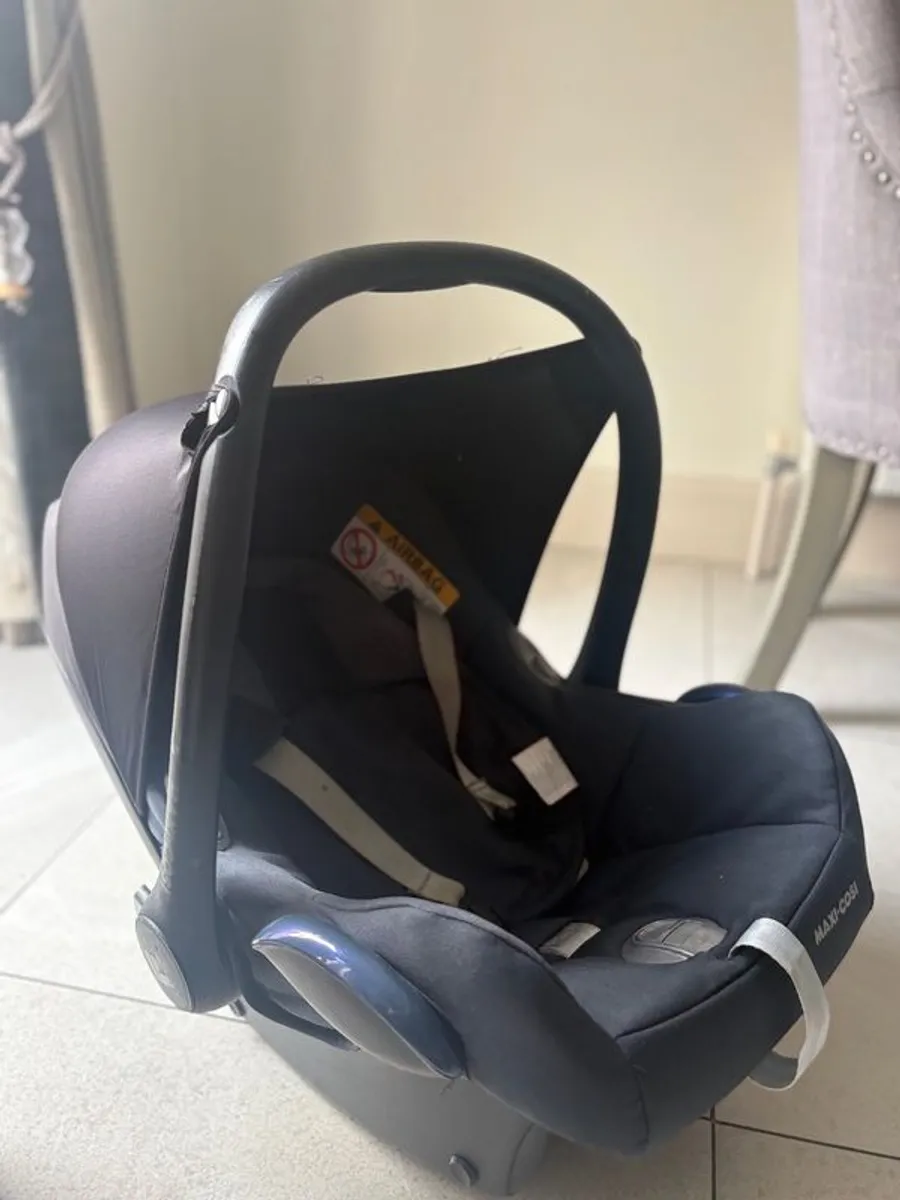 Maxi Cosi Cabriofix including Isofix - Image 3