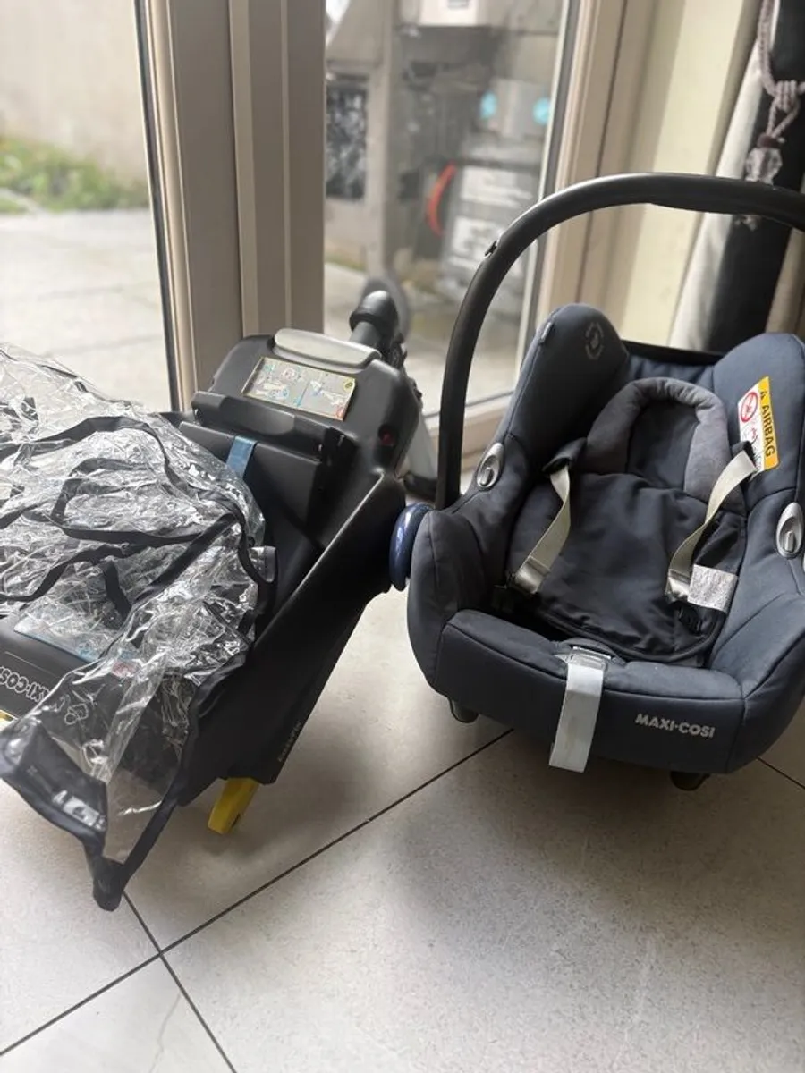 Maxi Cosi Cabriofix including Isofix - Image 4
