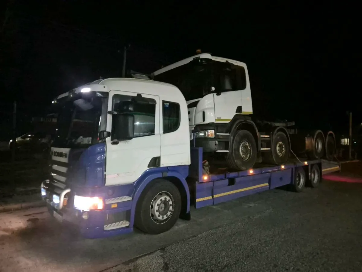 Exporting trucks - Image 4