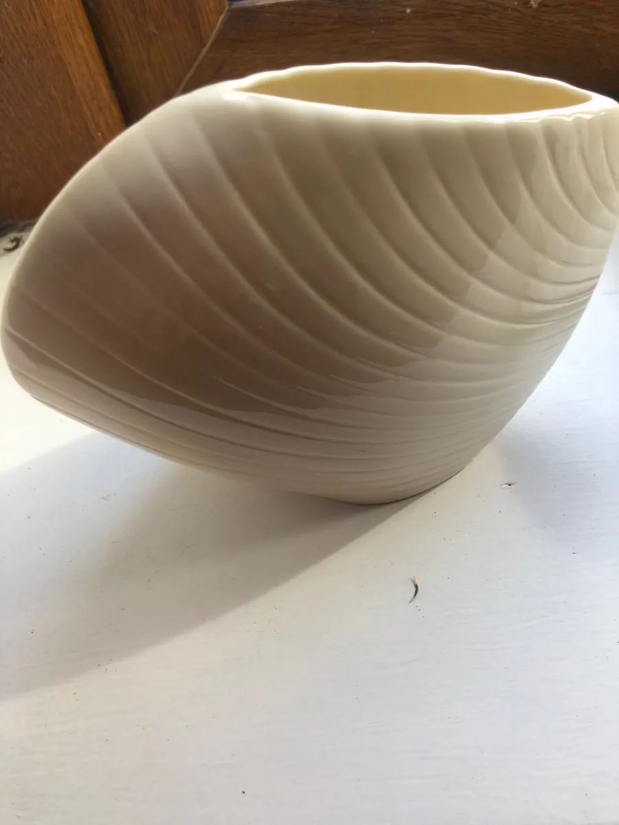 Belleek pottery - Image 1