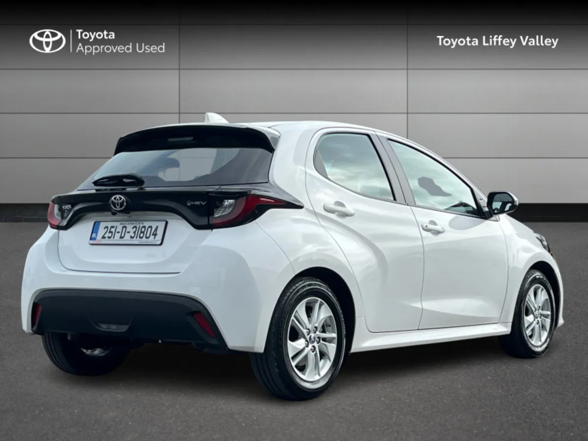 Toyota Yaris Yaris Hybrid 115 Luna - Image 2