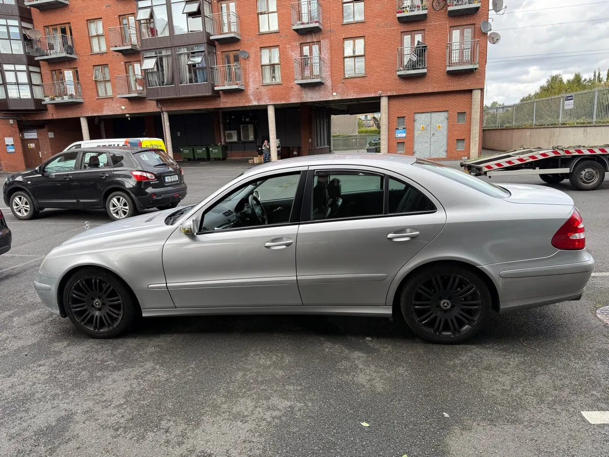 Car - Image 4