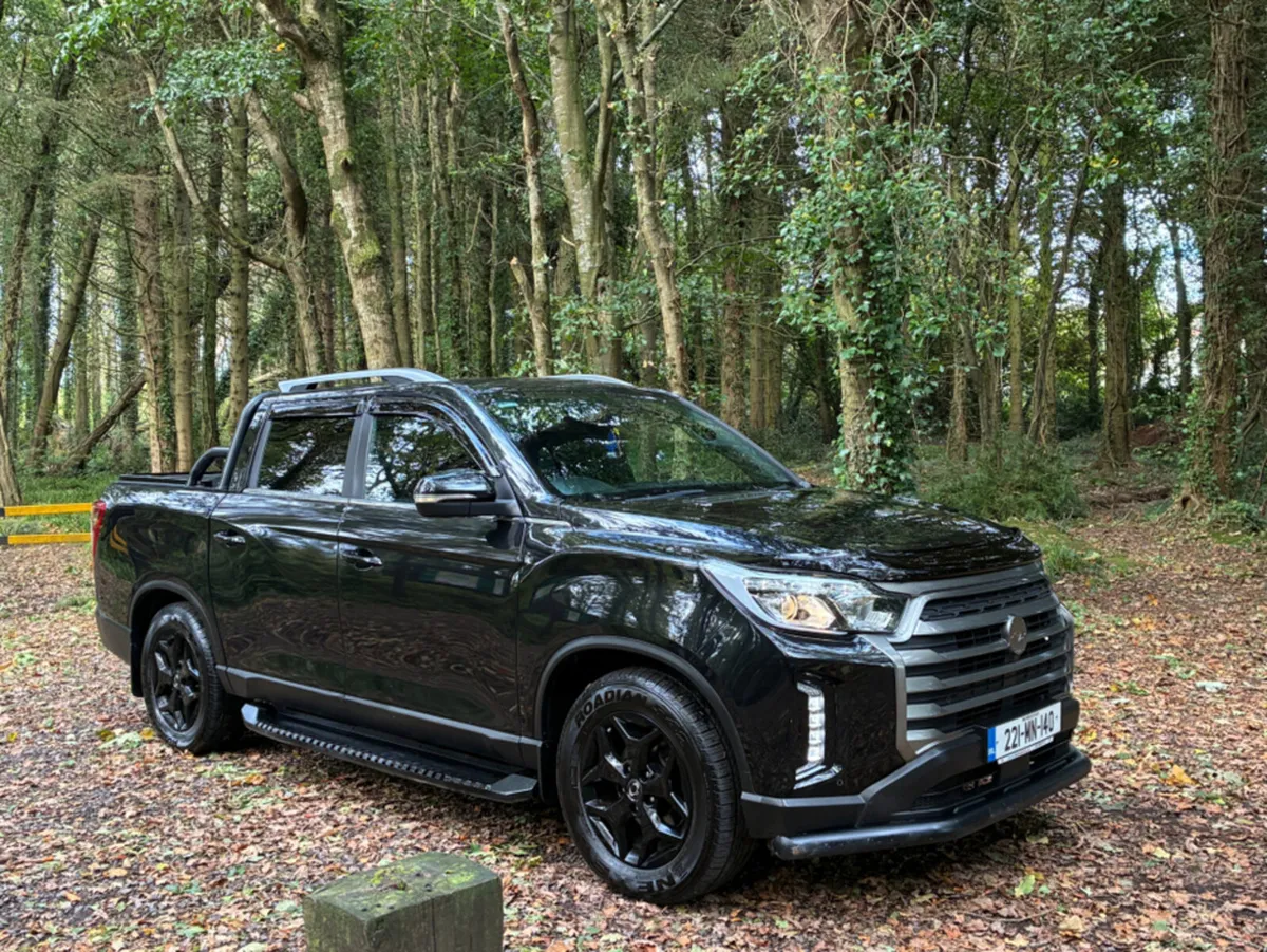 KGM Musso 2.2 CUSTOM EDITION PICK UP 5 SEATER 4WD - Image 3