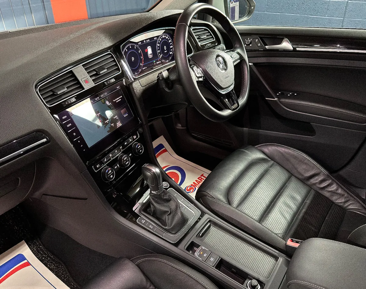2017 Volkswagen Golf Highline 1.4TSi Auto  LEATHER - Image 3