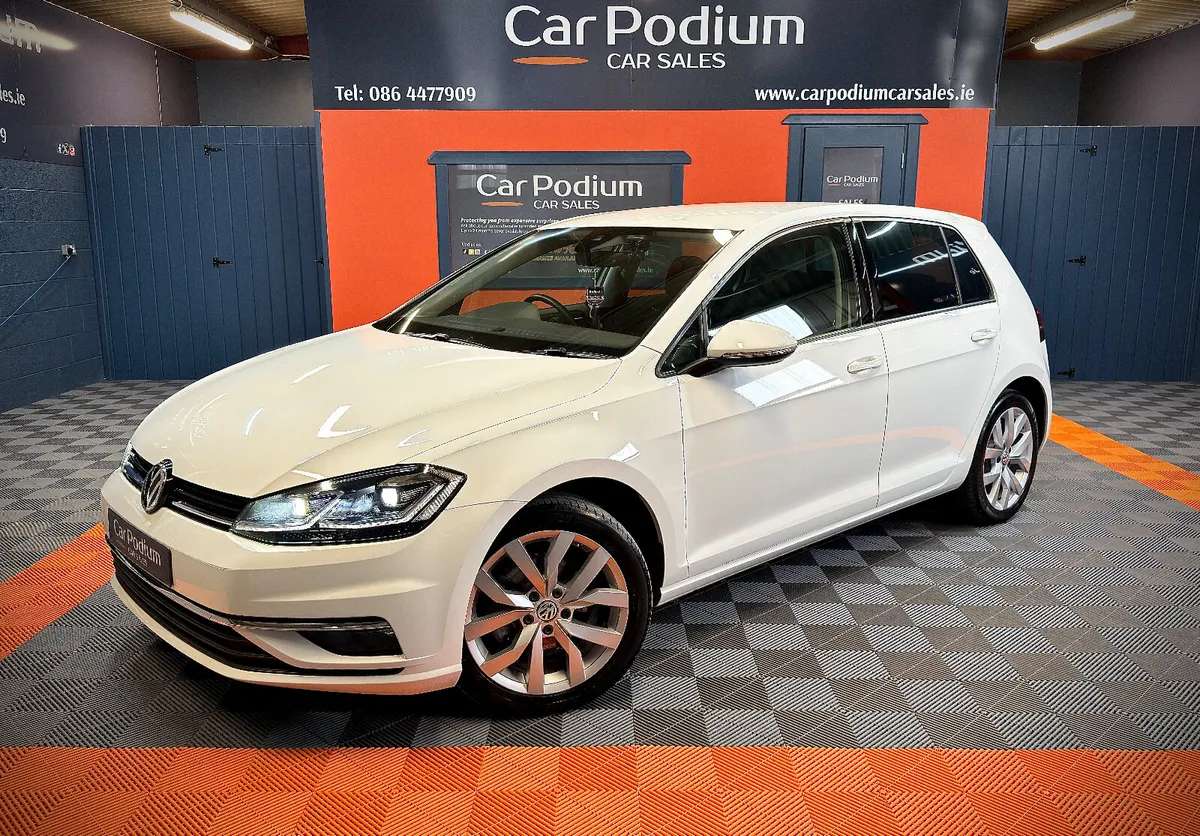 2017 Volkswagen Golf Highline 1.4TSi Auto  LEATHER - Image 1