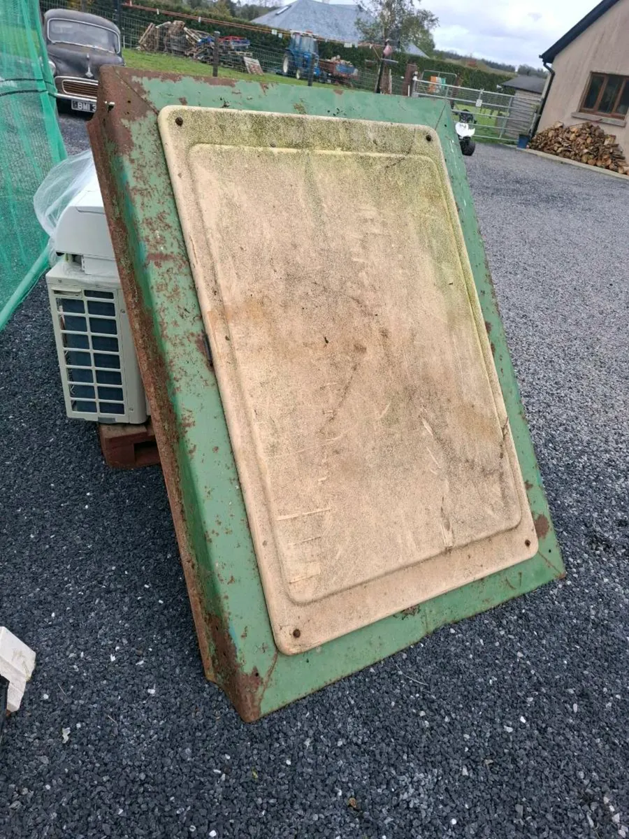 John deere  roof - Image 1