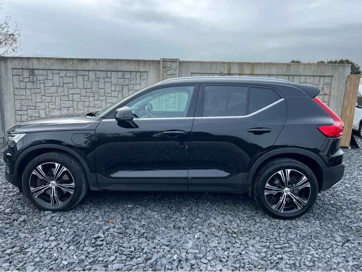 Volvo XC40 INSCRIPTION T4 RECHA RECHARGE - Image 4