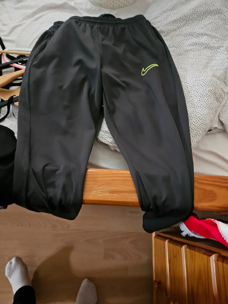 Mens clothing - Image 3