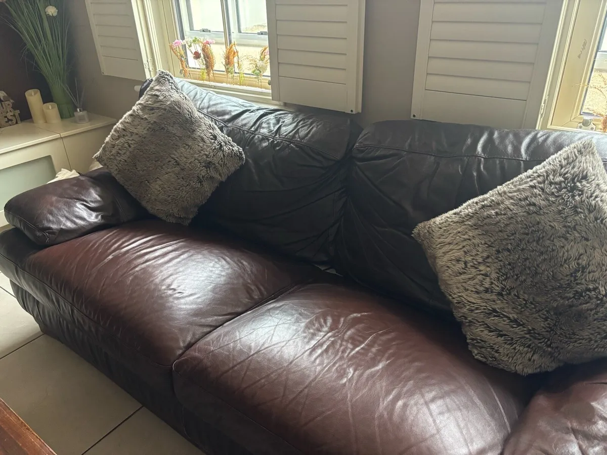 Brown leather couch - Image 1