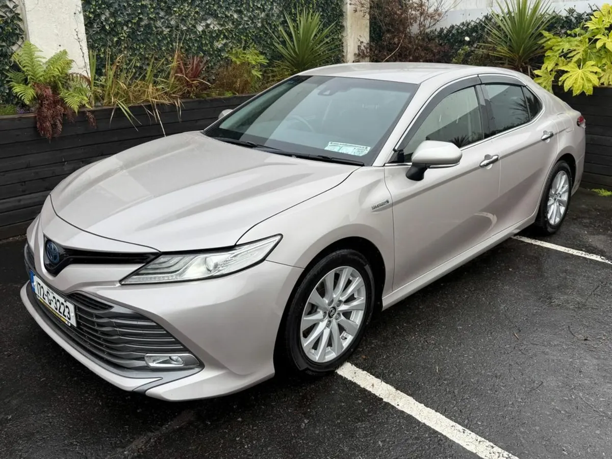 Toyota Camry 2.5 HYBRID / IMMACULATE / TAX €180 - Image 3