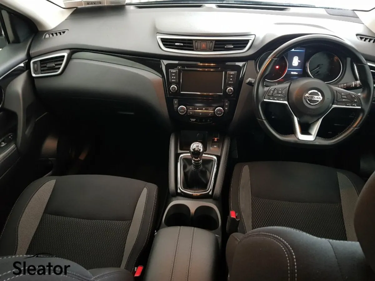 Nissan Qashqai 1.5 DCI Acenta Premium 115PS 5DR - Image 4