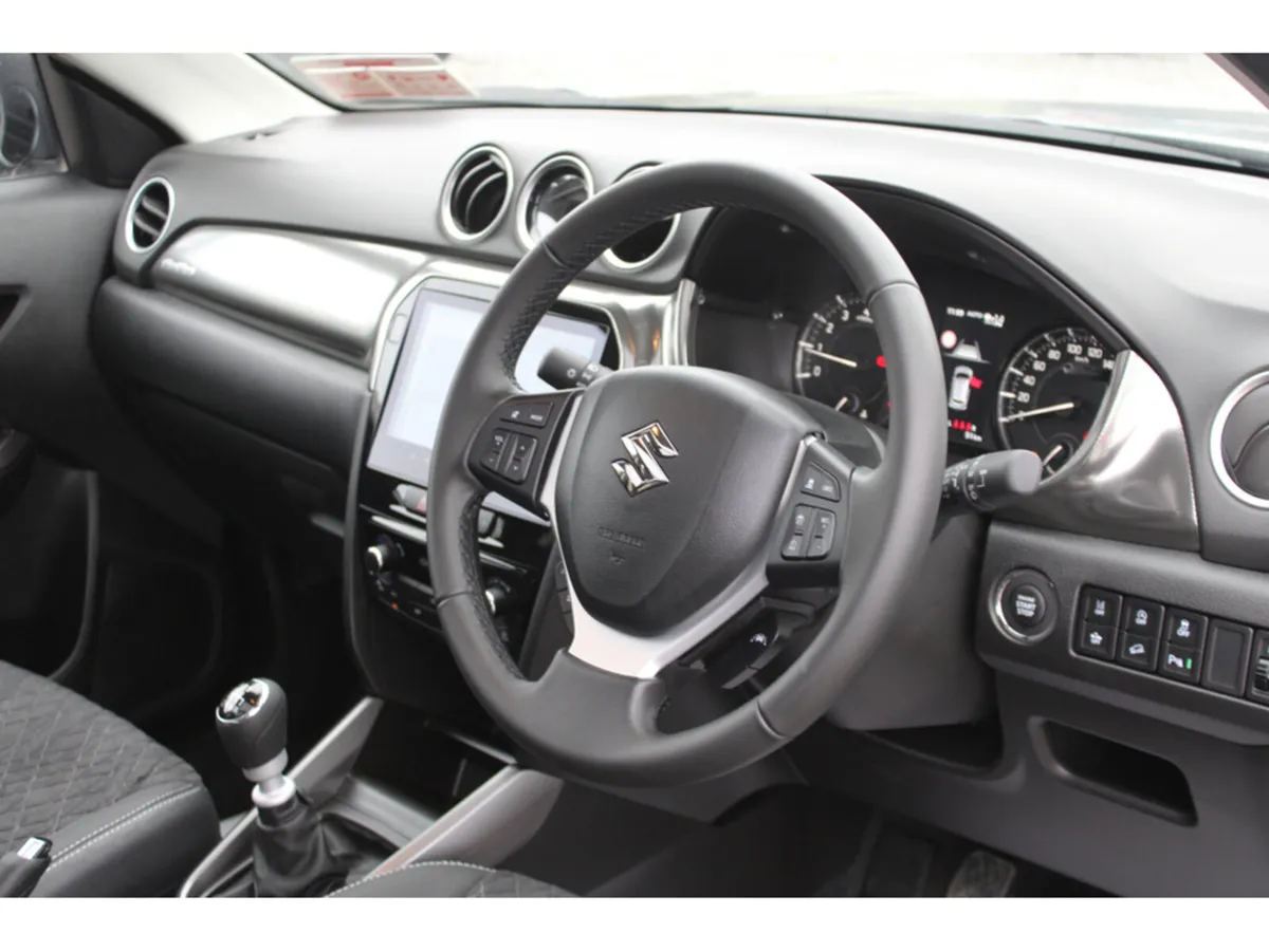 Suzuki Vitara 1.4 hybrid ultra all grip *10 year w - Image 3