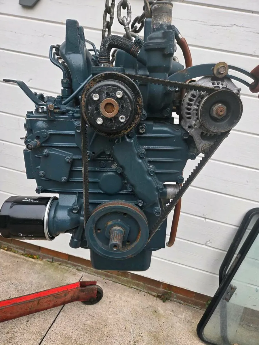 Kubota V2203 4 cylinder diesel engine - Image 2