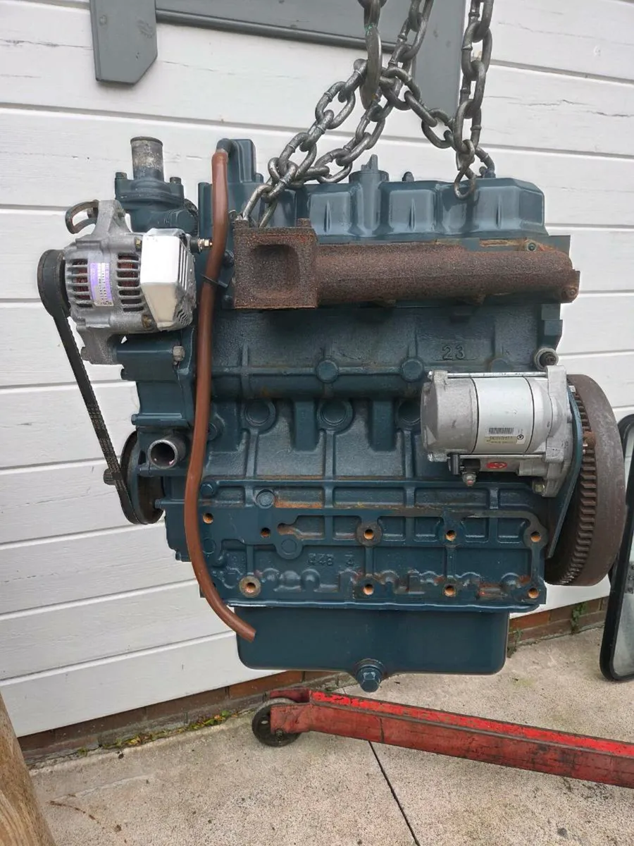 Kubota V2203 4 cylinder diesel engine - Image 3