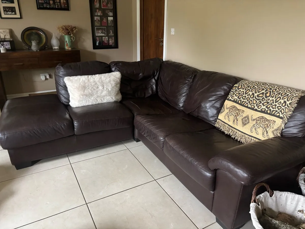 Brown leather left hand corner sofa - Image 1