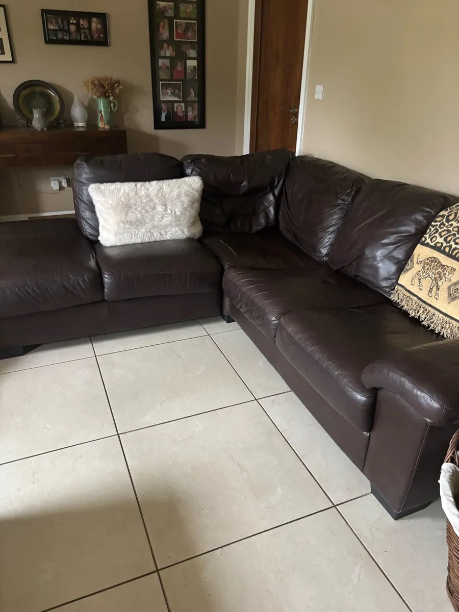 Brown leather left hand corner sofa - Image 2