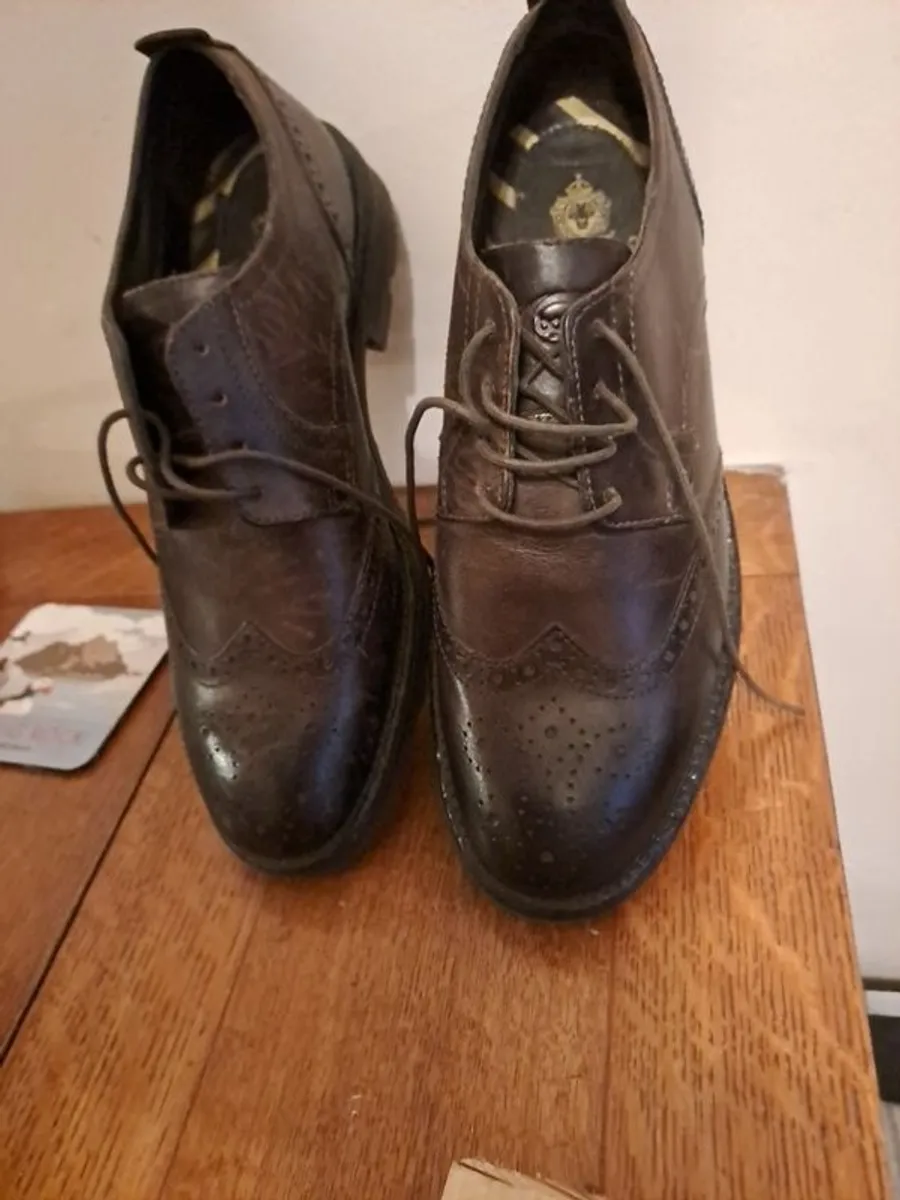 Wine leather Ecco shoes size 9 - Image 2