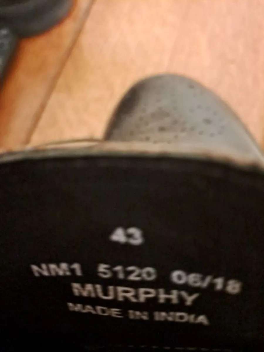 Wine leather Ecco shoes size 9 - Image 4