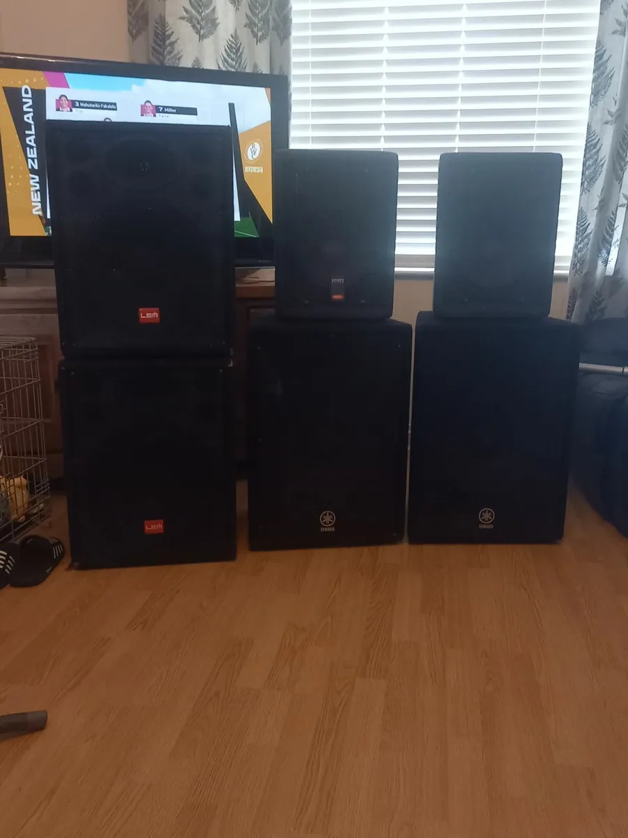 Music equipment - Image 1