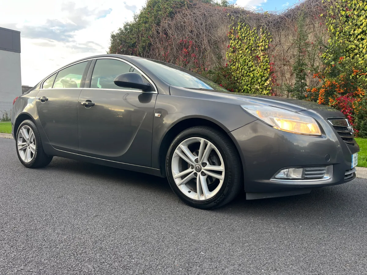 Opel Insignia 2013 (NCT 02/27 TAX 12/25) - Image 1