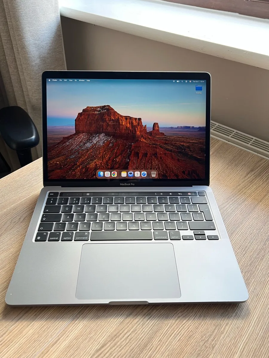 MacBook Pro M1 - Space Gray 13” - Touchbar - 256GB - Image 1
