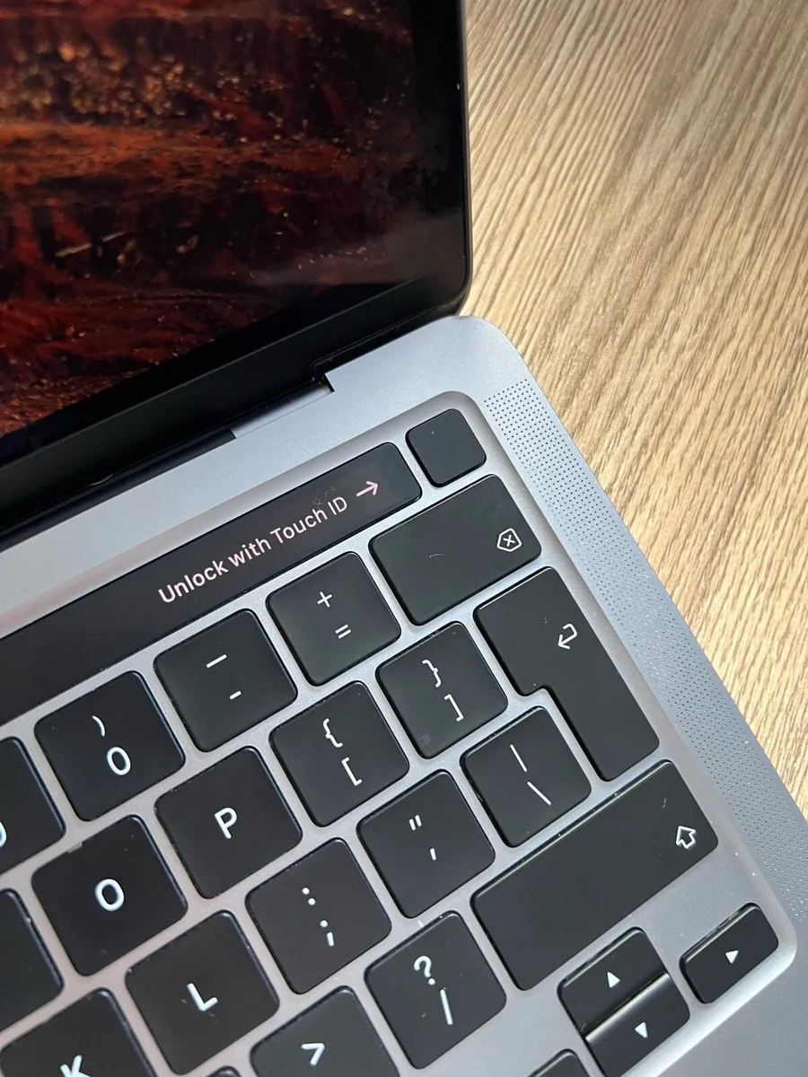 MacBook Pro - M1 (2020) - Image 4
