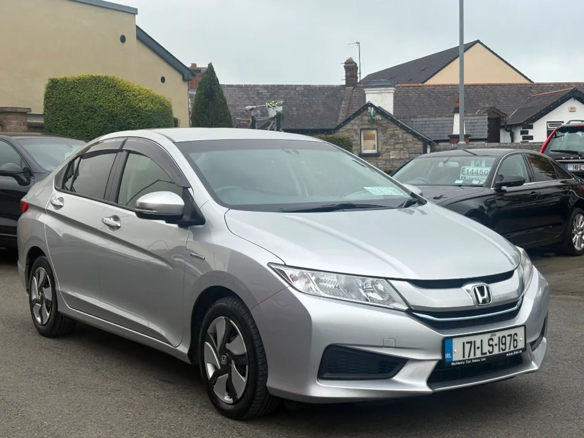 Honda Grace 4DR Auto 1.5 Hybrid *Low Mileage* - Image 3