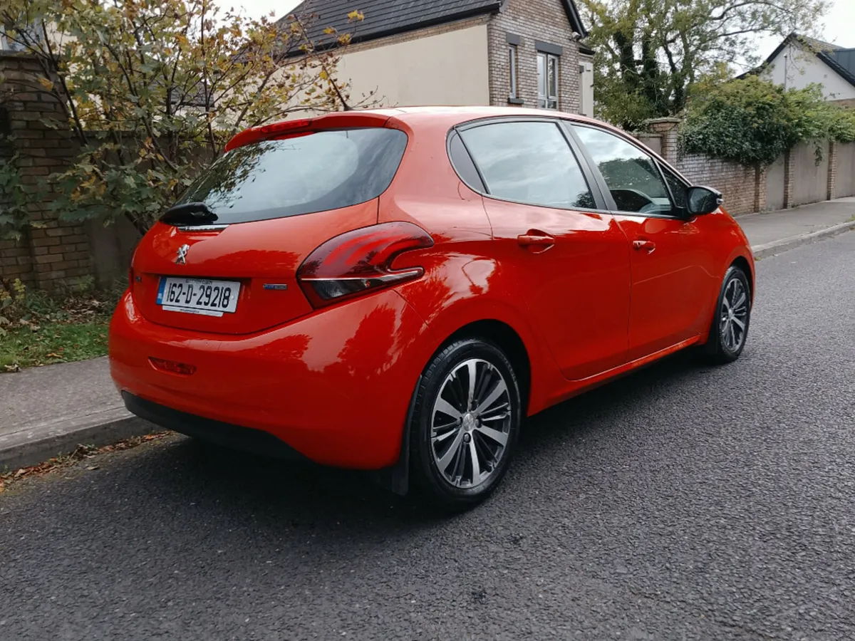 Peugeot 208 Active Design Menthol 5DR - Image 3