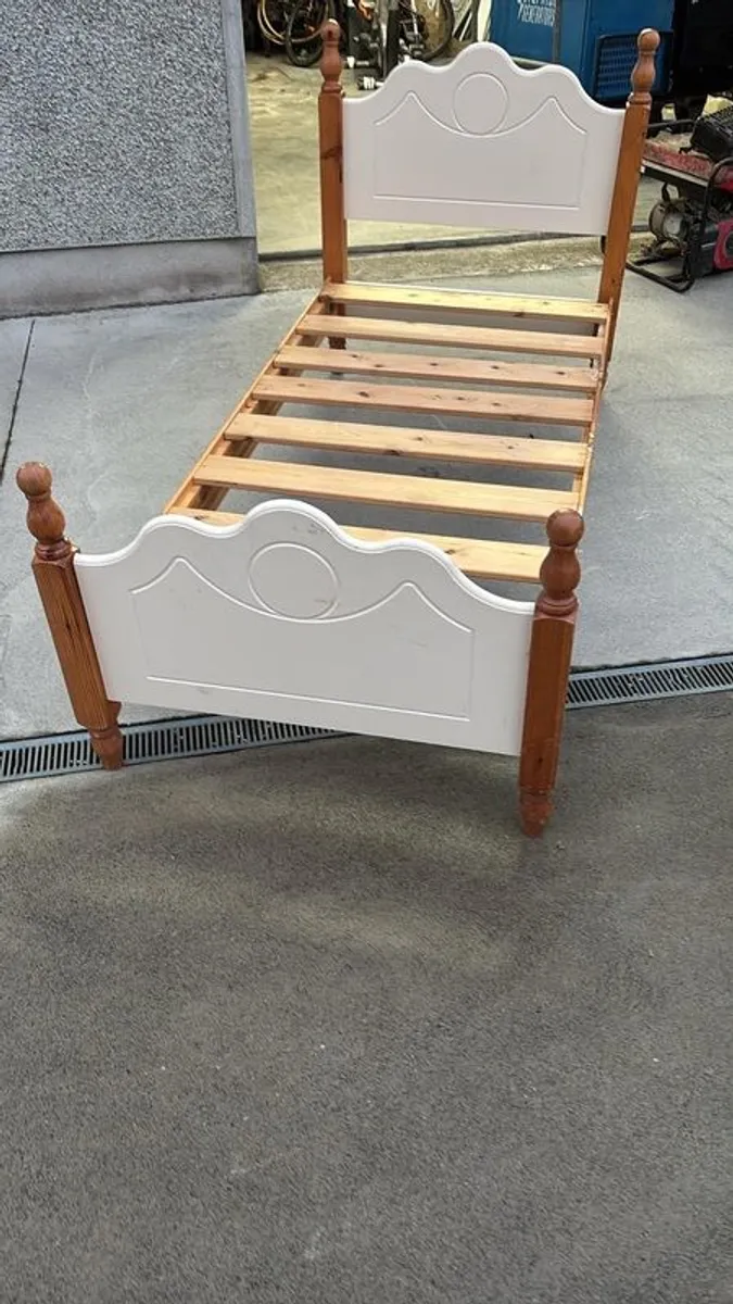 bed - Image 1