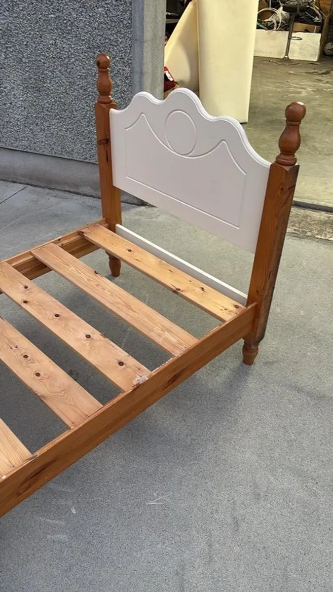 bed - Image 2