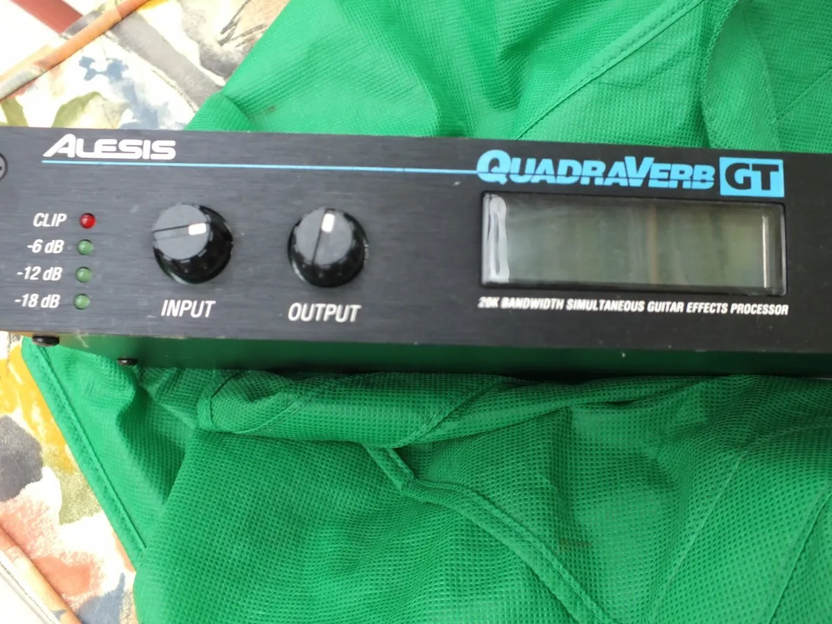 Alesis Quadraverb GT Guitar Effects Rack Unit - Image 2