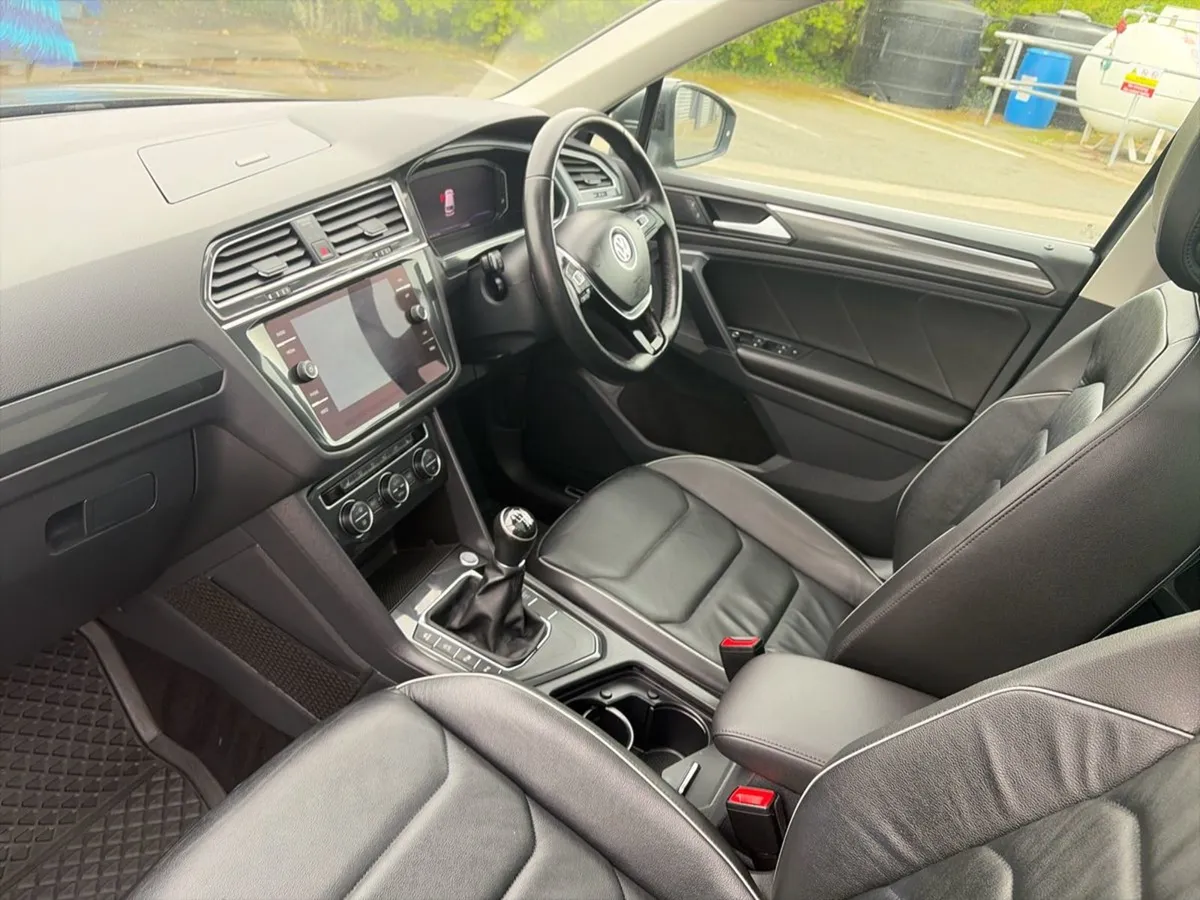 Volkswagen Tiguan R-line 2.0tdi 150HP Manual - Image 3