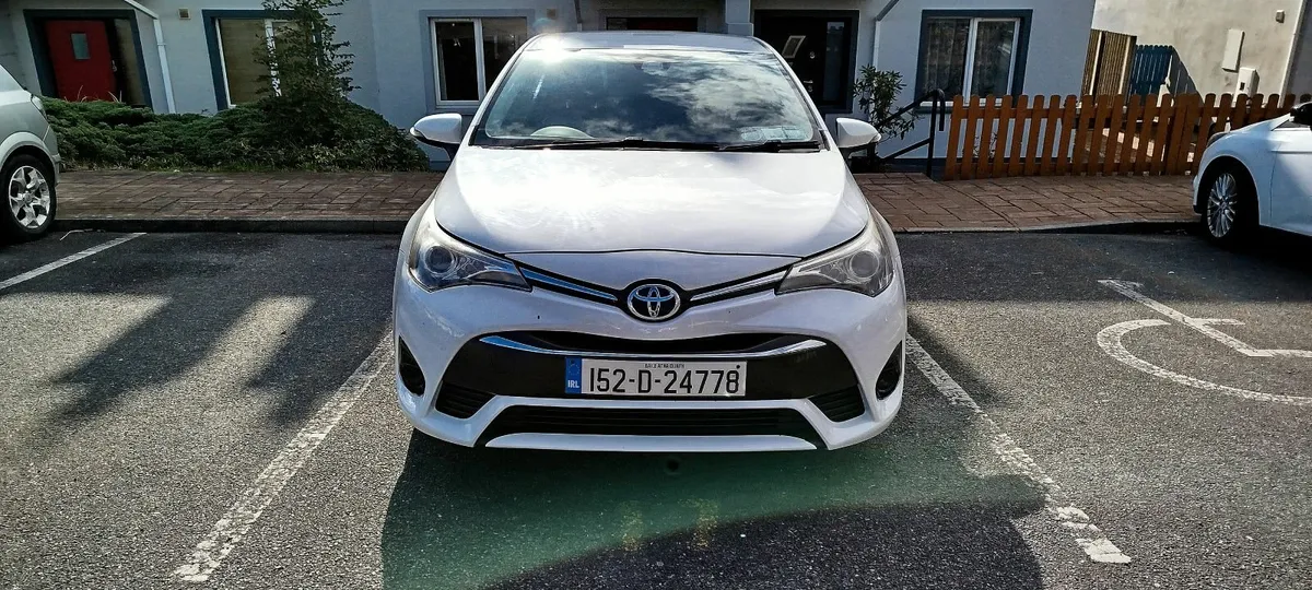 Toyota Avensis 2015 1.6 D-4D  Saloon - Image 1