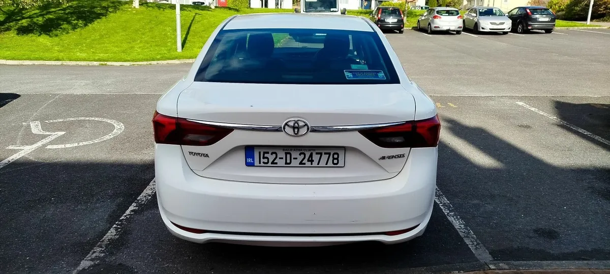 Toyota Avensis 2015 1.6 D-4D  Saloon - Image 2