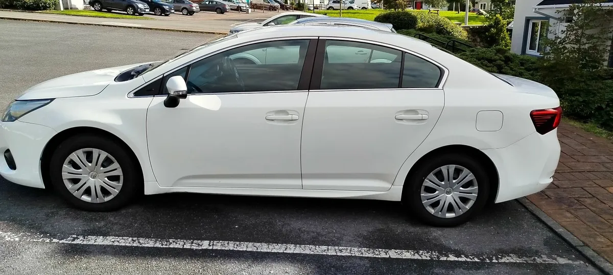 Toyota Avensis 2015 1.6 D-4D  Saloon - Image 4