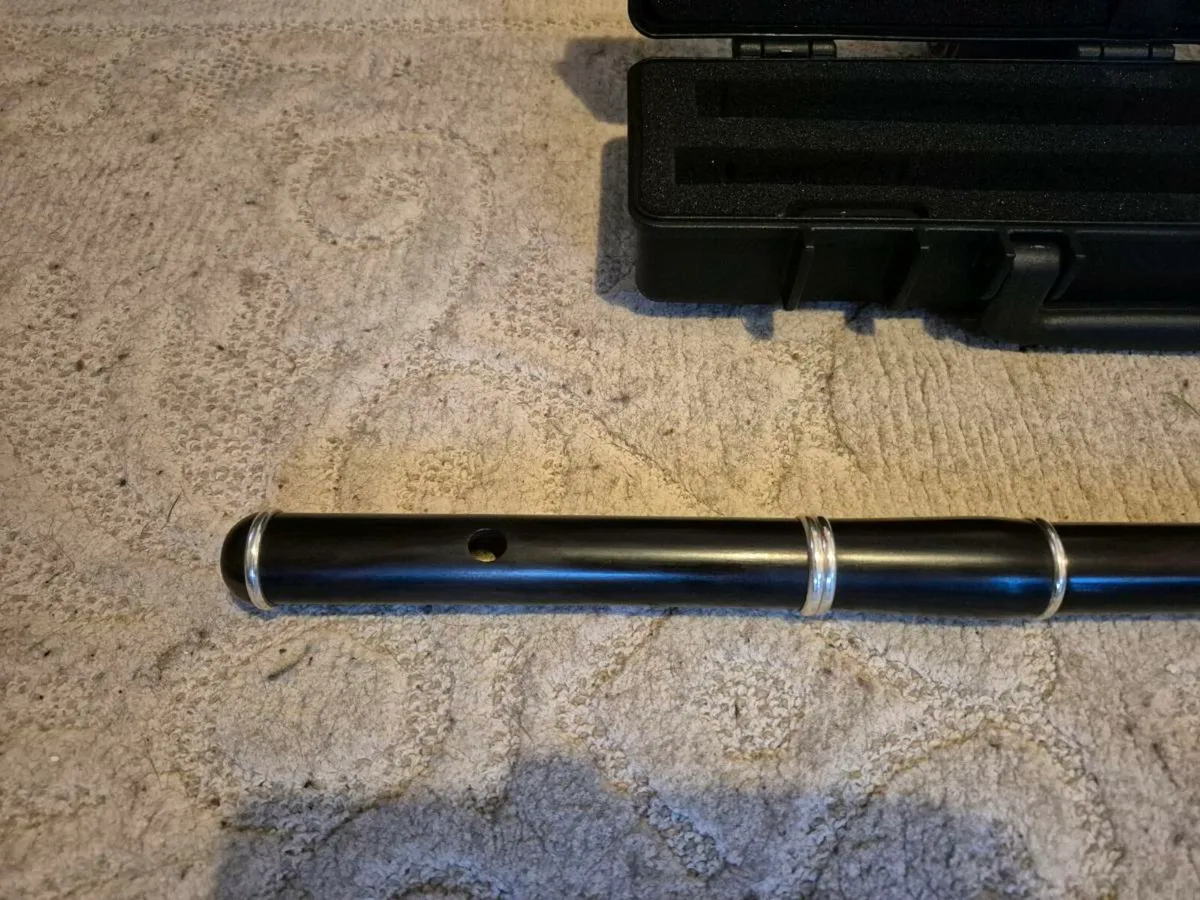 African Blackwood Trad Flute - Image 2