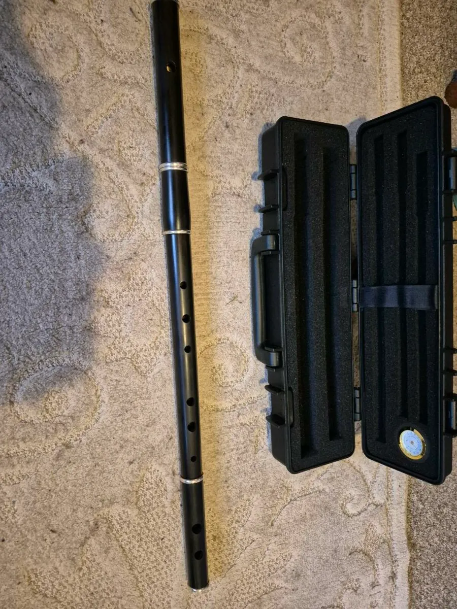 African Blackwood Trad Flute - Image 3