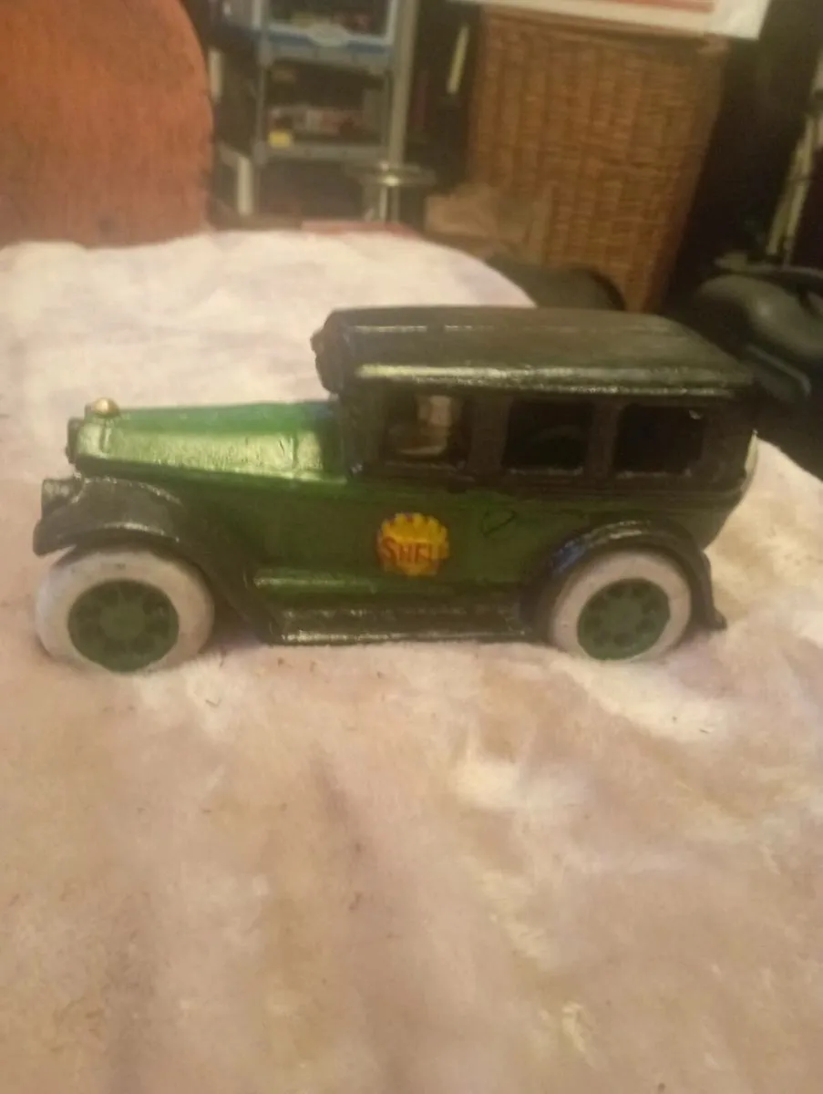 VINTAGE RETRO STEEL FORD SHELL MODLE T  MELTED CAR - Image 3