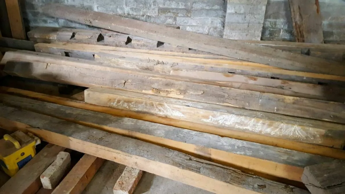Pitch Pine Beams & Corbels - Image 2