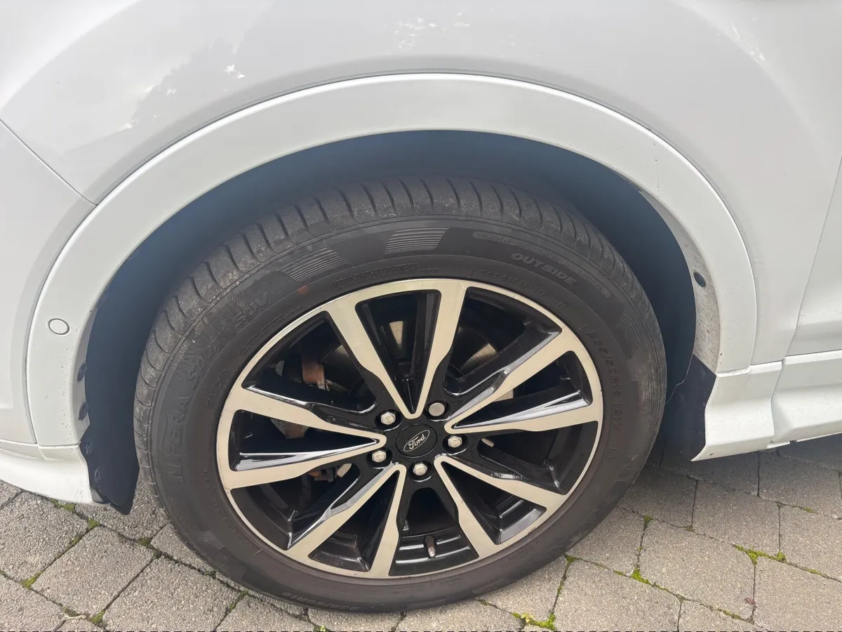 Ford Kuga  ST Line 2019 - Image 2