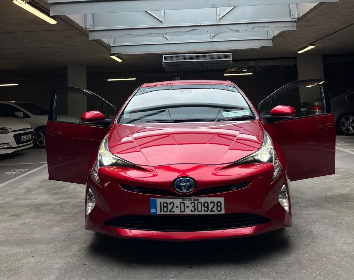 Toyota Prius 2018 - Image 1