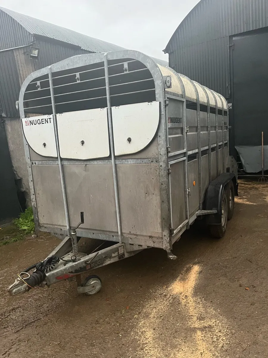 12by6 nugent cattle box like new - Image 1