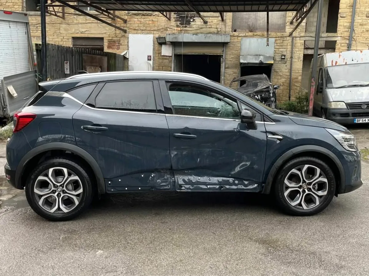 Renault Captur 2024 DAMAGED REPAIRABLE - Image 4