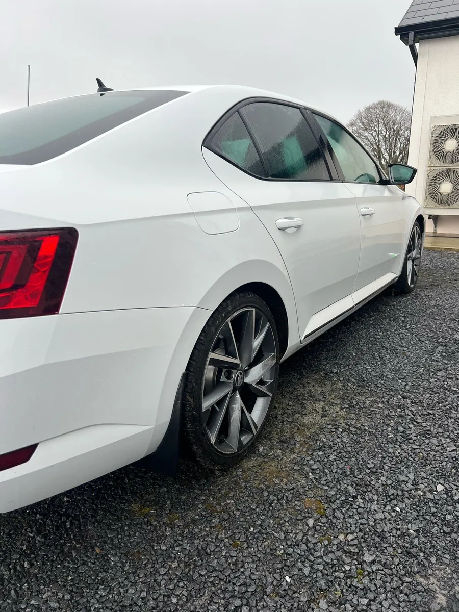 Skoda Superb Sportline - Image 3